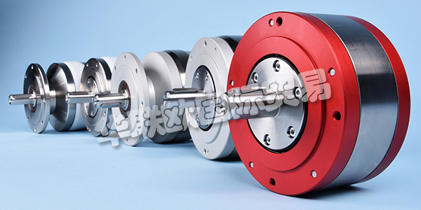 荷蘭GLOBE公司主要供應(yīng)：荷蘭GLOBE電機,GLOBE氣動馬達(dá)，葉片電機，步進(jìn)電機，活塞式氣動馬達(dá)，制動器等產(chǎn)品。